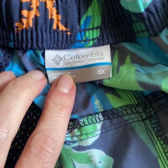 Columbia Dri fit shorts. - Picture 4 of 6